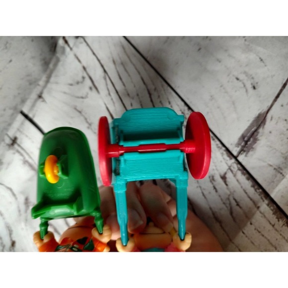 2 Vintage Peanuts Figures McDonald's Toys Charlie Brown And Lucy - Picture 5 of 6